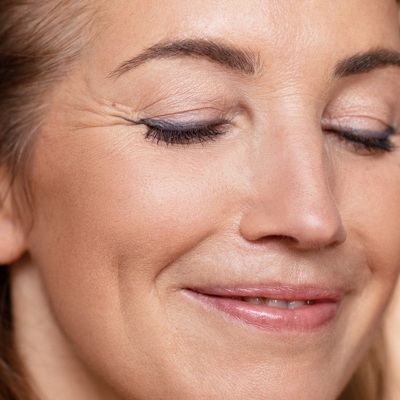 Best Waterproof Eyeliner Pencil For Older Eyes 2025